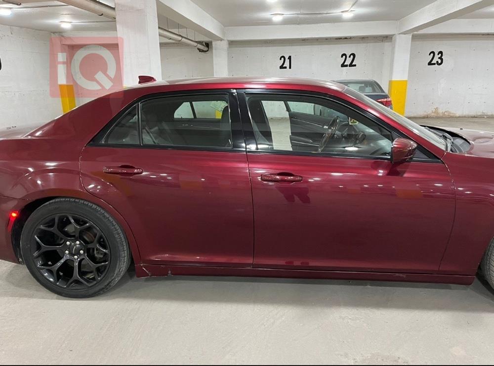 کرایسلەر 300